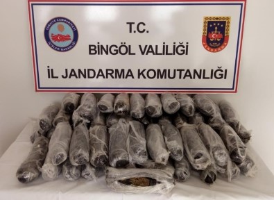 Bingöl'de Yapay Mağarada Zulalı 50 Kilo Esrar Ele Geçirildi