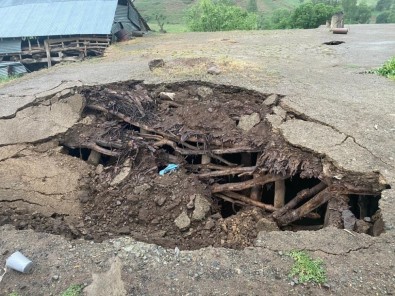 Bingöl'deki Depremde İki Köyde Evler Yıkıldı Açıklaması 9 Yaralı