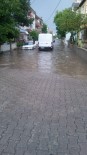 Muratlı'da Aniden Bastıran Yağmur Yolları Göle Çevirdi Haberi
