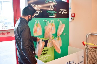 Beylikdüzü'nde 'Dayanışma Askısı' İle 2 Bin 26 Aileye Yardım Yapıldı