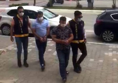 Çeşme'den 32 Cep Telefonu Çaldılar, İstanbul'da Yakalandılar