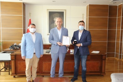 Kızılay'dan Vali Aktaş'a Berat