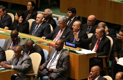 Bakan Çavuşoğlu'ndan Volkan Bozkır'a Kutlama Mesajı