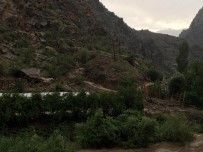 Artvin-Erzurum Karayolu Heyelan Nedeniyle Ulaşıma Kapandı Haberi