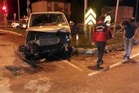 Gümüşhane'de Minibüsle Otomobil Çarpıştı Açıklaması 11 Yaralı