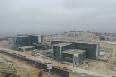 Kocaeli Şehir Hastanesi'nin Bağlantı Yolu Çalışmaları Hızla Sürüyor