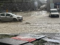 Yozgat'ta Sağanak Yağış Nedeniyle Yollar Göle Döndü