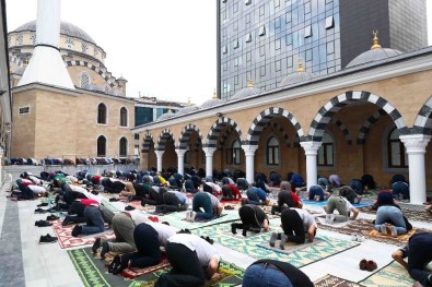 Cavat Yerlikaya Camii İbadete Açıldı