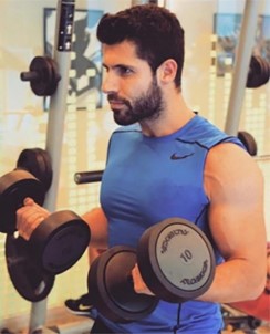 Egzersiz Uzmanı Uğur Kara'dan Vücudunuzu Şekillendirecek 5 Basit Egzersiz Hareketi