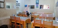 Akhisar Belediyesi, Yeniden Açılan İşyerlerini Dezenfekte Ediyor
