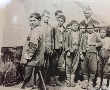 Efsanevi Gül Cemal Binasının Hikayesi Dinleyenleri Duygulandırıyor