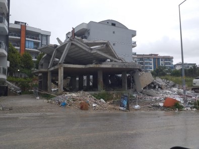 Kuşadası'nda 6 Kaçak Yapı Yıkıldı, 524 Yapı Mühürlendi