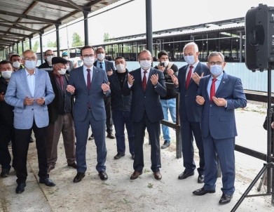 Kütahya Canlı Hayvan Pazarı 3 Ay Aradan Sonra Tekrar Açıldı