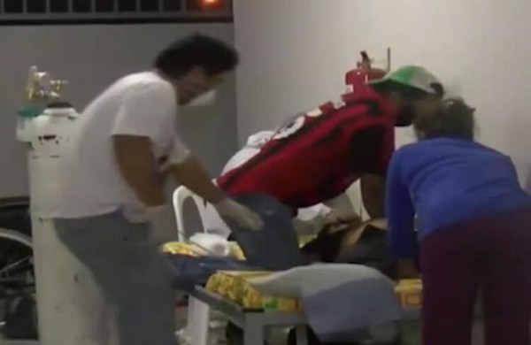 Korkunç görüntüler! Canlı yayında corona virüs hastası....