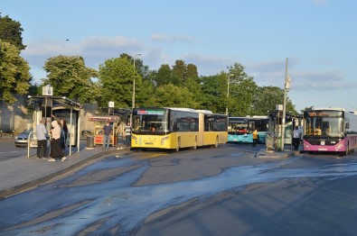 6 Saat Sürecek Kısıtlama Öncesi E-5'Te Trafik Hareketlendi