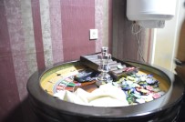 (ÖZEL) Bakırköy'de Kafe Olarak İşletilen Mekanın Üst Katları Kumarhane Çıktı