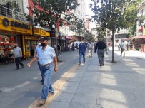 Şirinevler'de Kısıtlama Sonrası İnsan Yoğunluğu