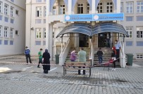 Sosyal Mesafeli LGS Sınavına 959 Öğrenci Katıldı