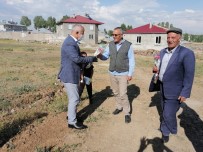 Başkan Ensari'den Babalara Karanfil