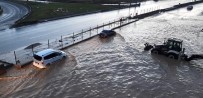 Sel Sularının Bastığı D100 Karayolu'nda Kilometrelerce Uzunlukta Kuyruk Oluştu
