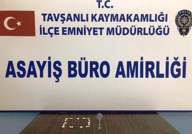 Tavşanlı'da Bir Otomobilde 15 Adet Extacy Hap Ele Geçirildi