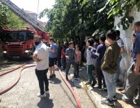 Vatandaşlar Maskesiz, Sosyal Mesafesiz Bir Şekilde Yangını İzledi