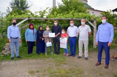 Eba'yı En Çok Kullanan Öğrencilere Hediye Verildi