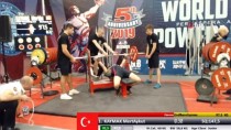 Genç Powerlifting Sporcusu, Belarus'ta Türkiye'yi Temsil Edecek