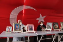 HDP Önündeki Ailelerin Evlat Nöbeti 295'İnci Gününde