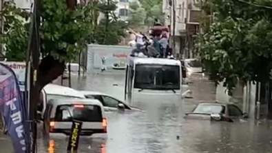 İstanbul'da felaket! Aileler sular altında kaldı! Kurtarma çalışmaları başladı