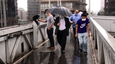 İstanbul'da Yağmur Yeniden Etkili Olmaya Başladı