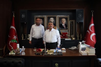 İYİ Parti'den İstifa Ederek MHP'ye Geçti