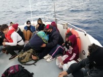 İzmir'de 21 Sığınmacı Kurtarıldı