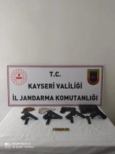 Kayseri'de Ruhsatsız Tabanca Operasyonu Açıklaması 2 Gözaltı