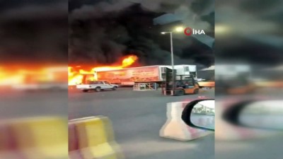 Suudi Arabistan'da Sebze Halinde Büyük Yangın