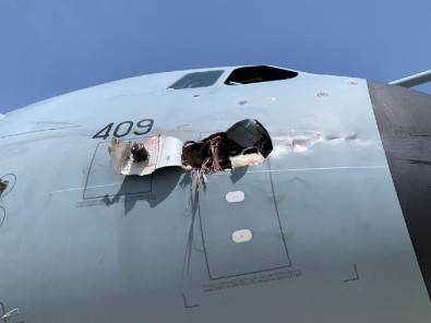 İspanya'ya Ait Askeri Kargo Uçağı Kuş Çarpması Sonucu Acil İniş Yaptı