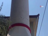 Depremde Hasar Gören Cami İbadete Kapatıldı