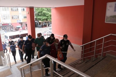 Kocaeli Merkezli 5 İlde Kaçak Akaryakıt Operasyonu Açıklaması 16 Gözaltı