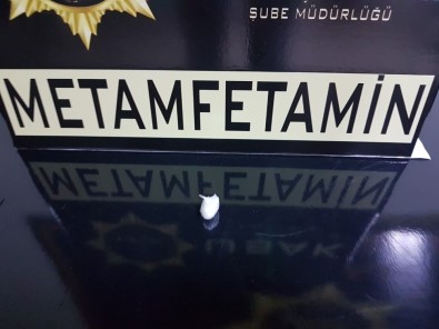 Uşak'ta Uyuşturucu Operasyonunda Gözaltına Alınan 5 Şüpheliden 3'Ü Tutuklandı