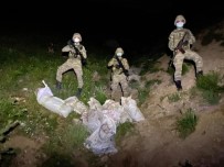 Hakkari Hudut Hattında 65 Pompalı Tüfek Ve 1 Milyon 35 Bin TL'lik Tıbbi Malzeme Ele Geçirildi