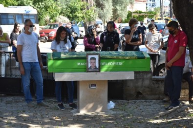 Marmaris'te Üzerine Su Deposu Düşerek Ölen Genç Toprağa Verildi