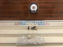 Van'da 4 Kilo Eroin İle 1 Adet Tabanca Ele Geçirildi