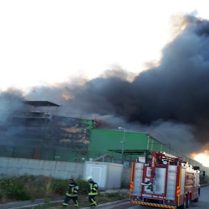 Adana'da Nişasta Fabrikasında Büyük Yangın