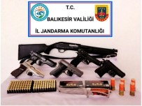 Balıkesir'de Jandarmadan Silah Operasyonu