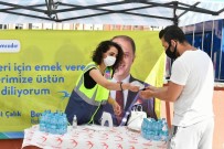Beylikdüzü Belediyesi YKS'de Öğrencilere Maske Ve Su Dağıttı