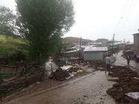 Yağış Sonrası Dere Taştı, Evleri Su Bastı Haberi