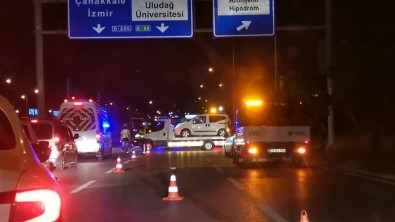 Ani Fren Zincirleme Kazaya Sebep Oldu 5 Araç Birbirine Girdi