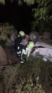 Kontrolden Çıkan Otomobil Şarampole Yuvarlandı Açıklaması 2 Yaralı