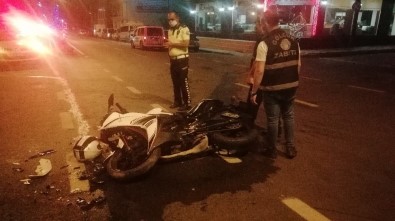 Otomobil İle Motosiklet Çarpıştı Açıklaması 2 Yaralı