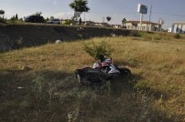 Yarış Motosikleti Şarampole Uçtu Açıklaması 2 Yaralı